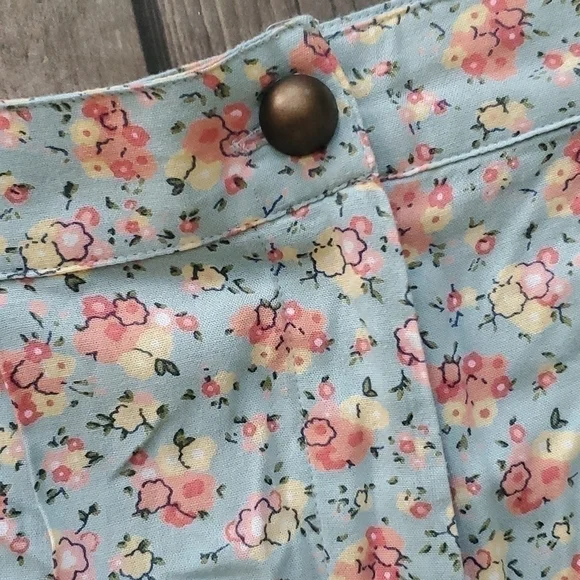 NWT Love Fire Floral Flowy Shorts Sz Med - Picture 2 of 5